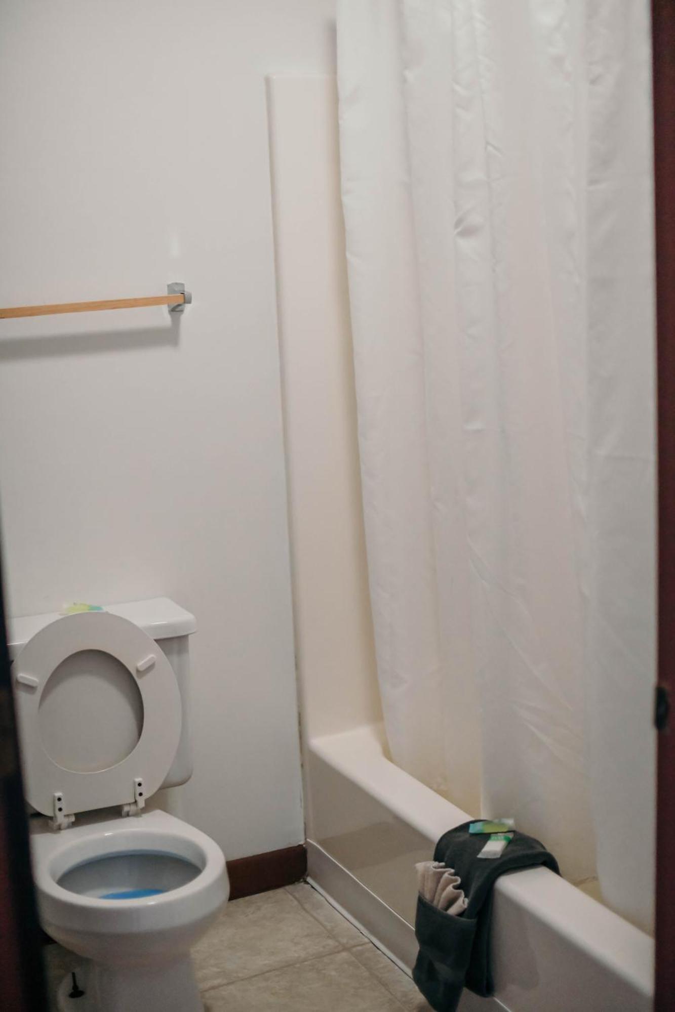 Briarwood Motor Inn Линкольн Экстерьер фото