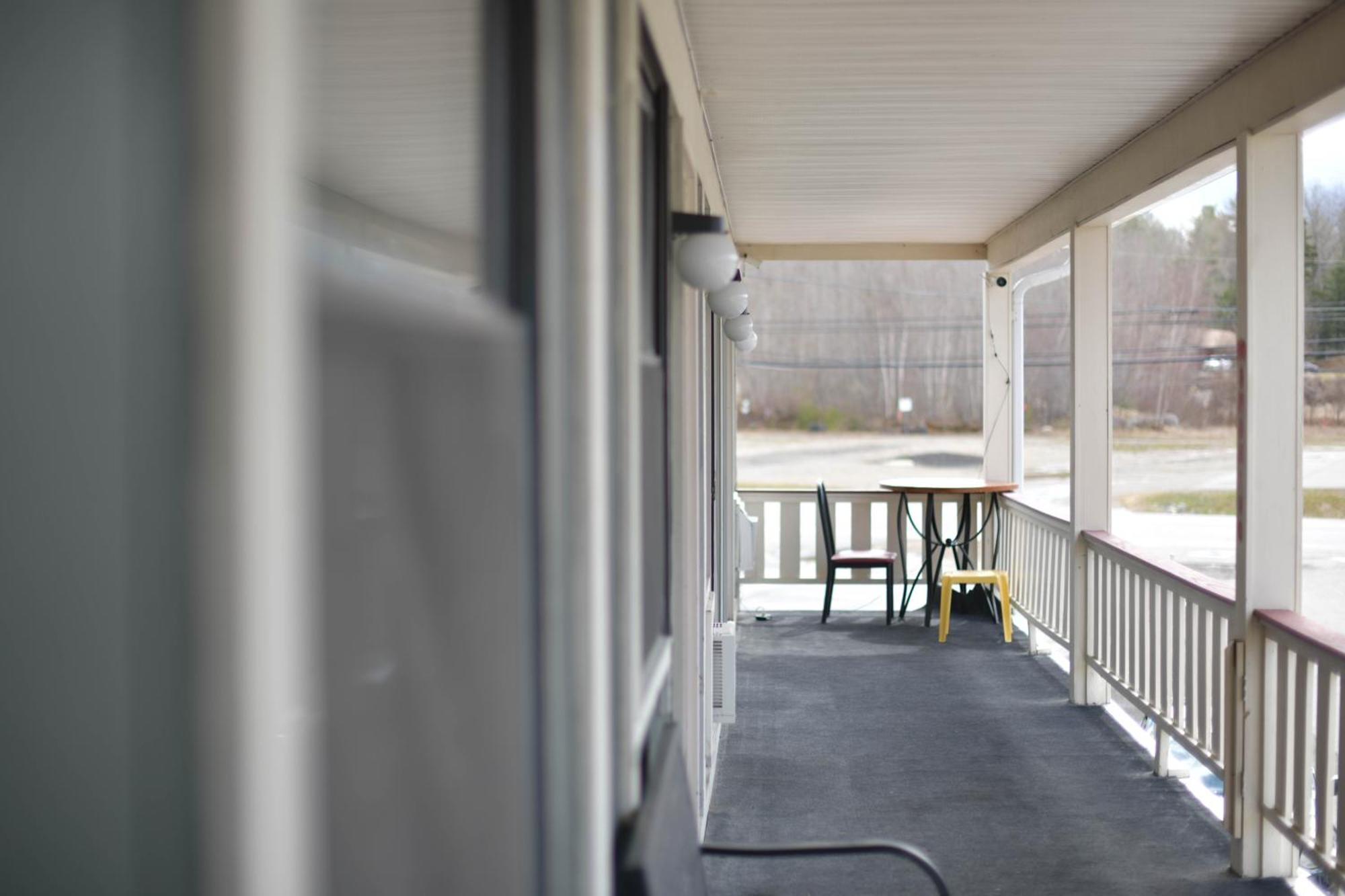 Briarwood Motor Inn Линкольн Экстерьер фото